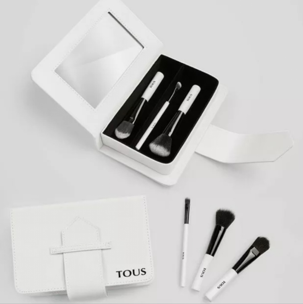 Tous Travel Makeup Brushes + Pouch